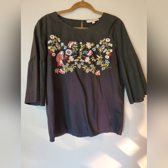 💮 Retired LOFT Embroidery Shirt 💮 - Picture 1 of 5